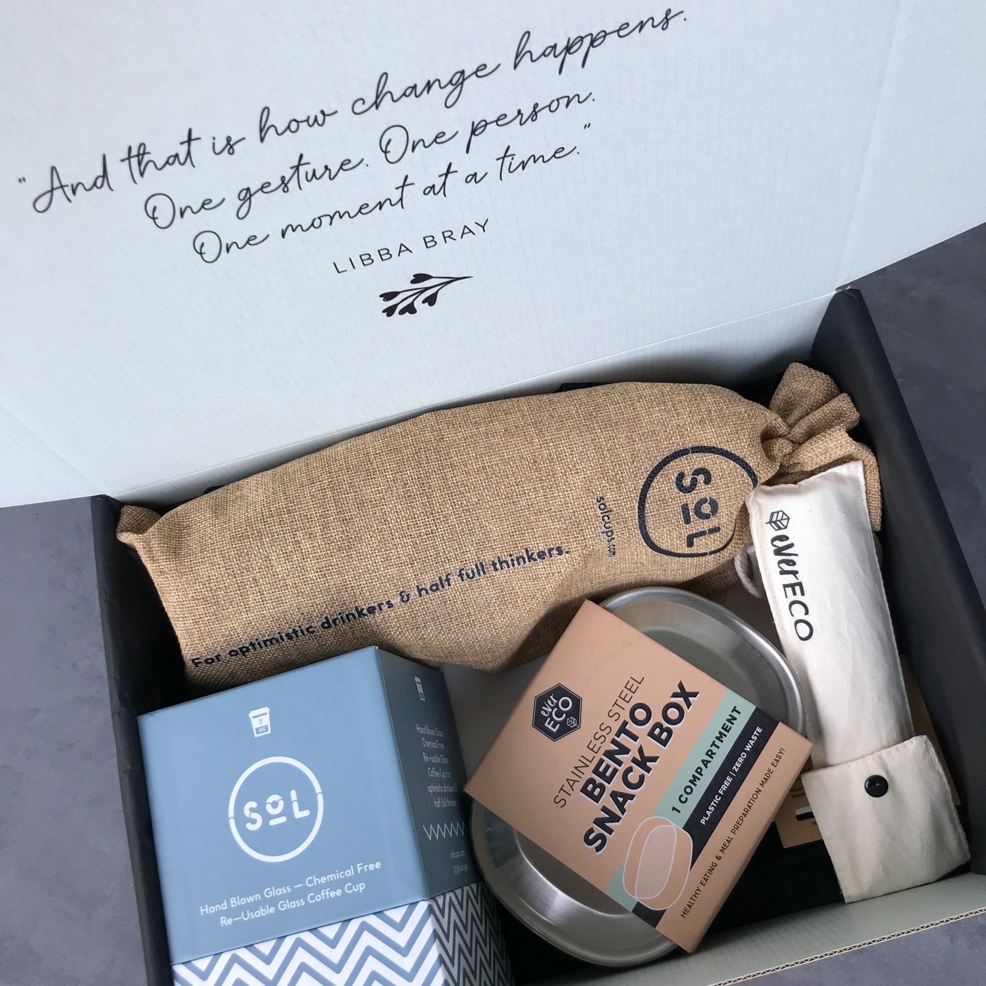 5 Eco-Friendly Gift Ideas to Promote Sustainability in the Workplace - Everybody Loves Hampers